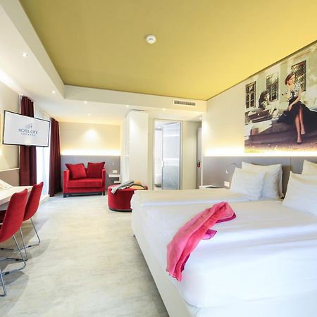 Hotel City Locarno Bagian luar foto