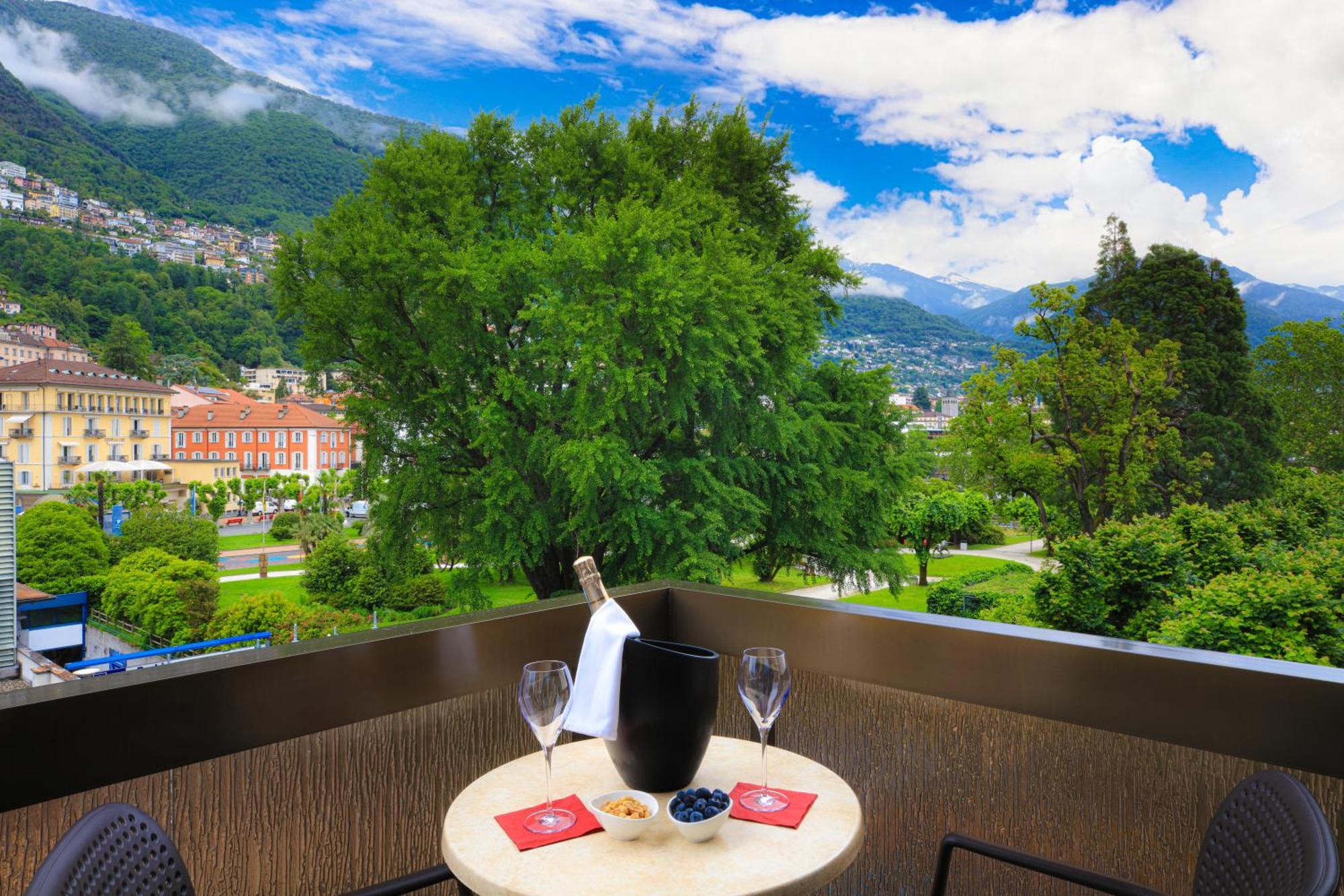 Hotel City Locarno Bagian luar foto