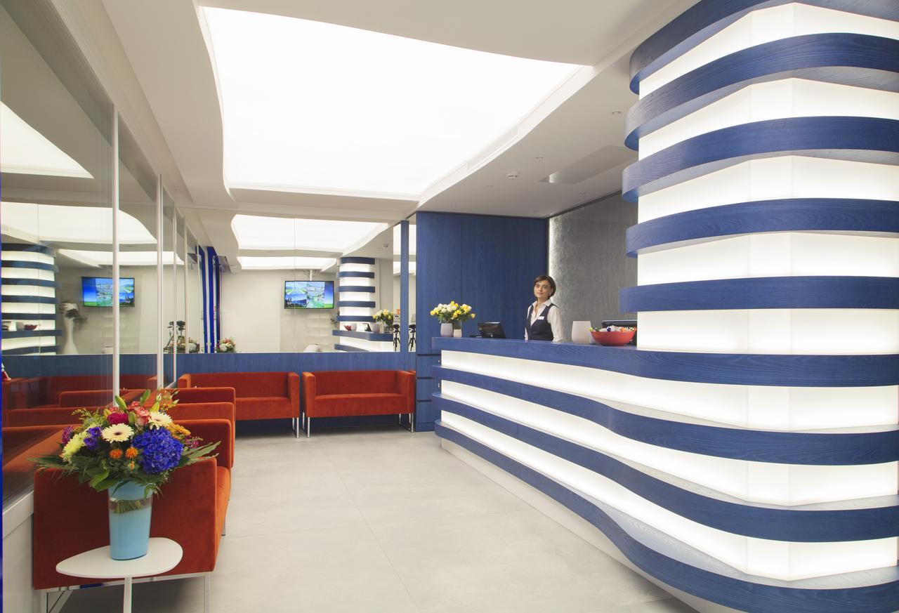 Hotel City Locarno Bagian luar foto