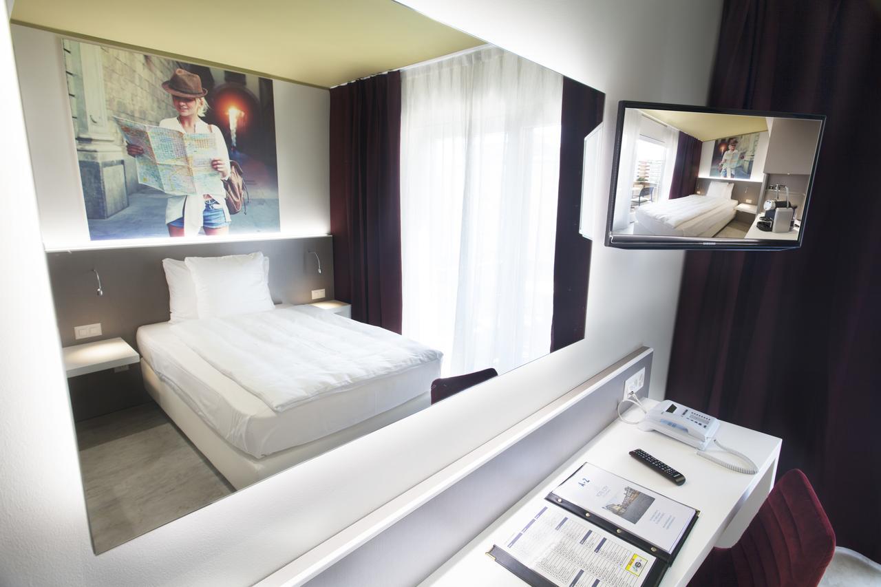 Hotel City Locarno Bagian luar foto